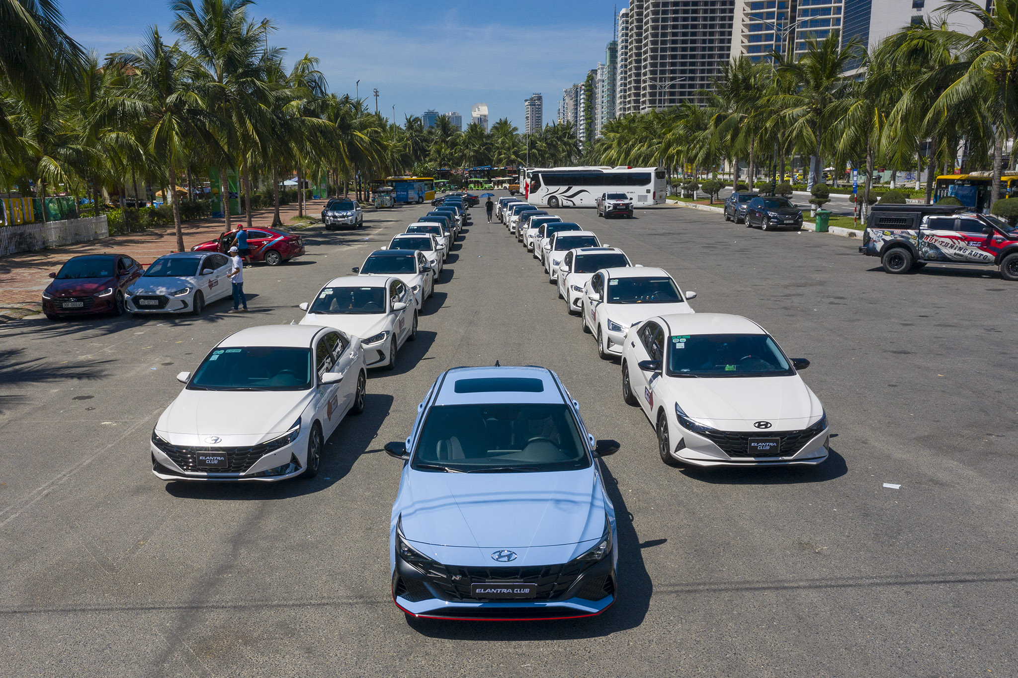Hơn 50 chiếc Hyundai Elantra diễu hành kỉ niệm thành lập CLB Elantra Việt Nam
